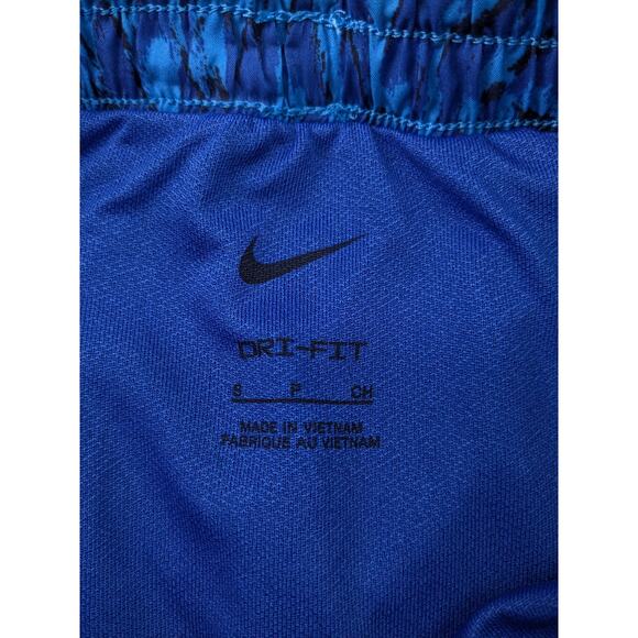 Nike Blue Animal Print Girls Training Shorts - Picture 3 of 5
